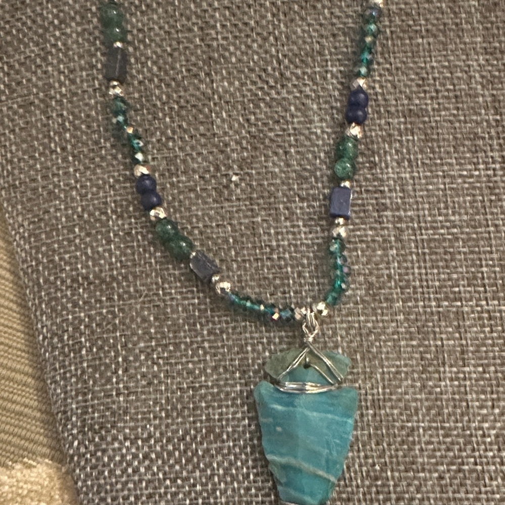 ICON Turquoise and Teal Beaded Necklace - Picture 2 of 2
